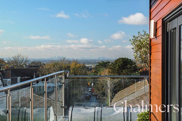 2 Bedroom Flat For Sale In High Street, Brentwood, CM14