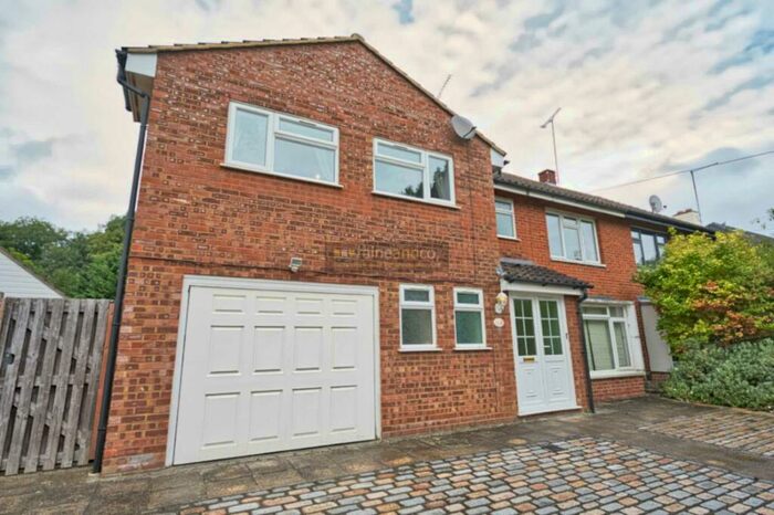 6 Bedroom Semi-Detached House To Rent In *available Sept *, AL10