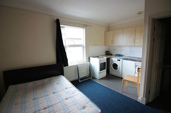 1 Bedroom Flat To Rent In Radford Road, Nottingham, NG7