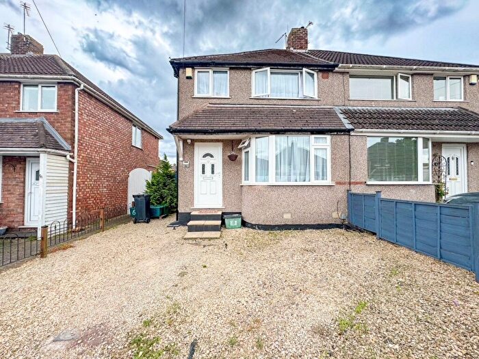 3 Bedroom Semi-Detached House For Sale In Pretoria Road, Patchway, Bristol, BS34