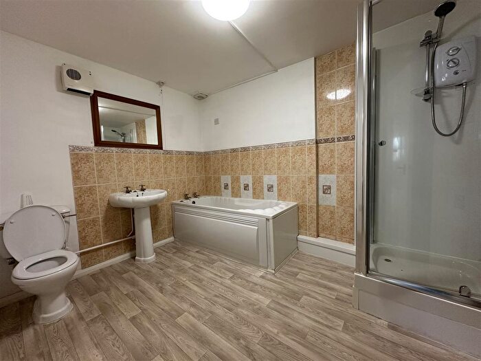 2 Bedroom Flat To Rent In Fore Street, Brixham, TQ5
