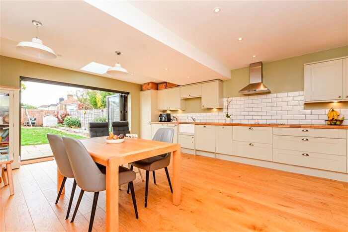 3 Bedroom Semi-Detached House For Sale In Kenmere Road, Welling, Kent, DA16