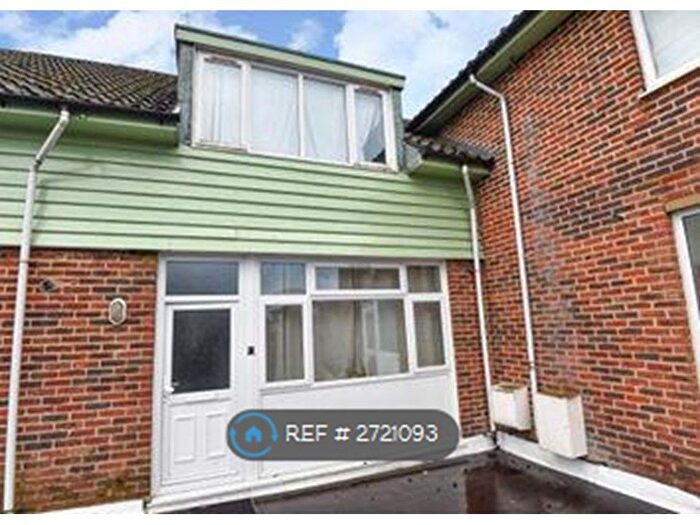 2 Bedroom Maisonette To Rent In Chenies Parade, Amersham, HP7