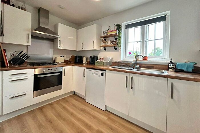 2 Bedroom Flat For Sale In Charteris Close, Wellesley, Aldershot, Hampshire, GU11