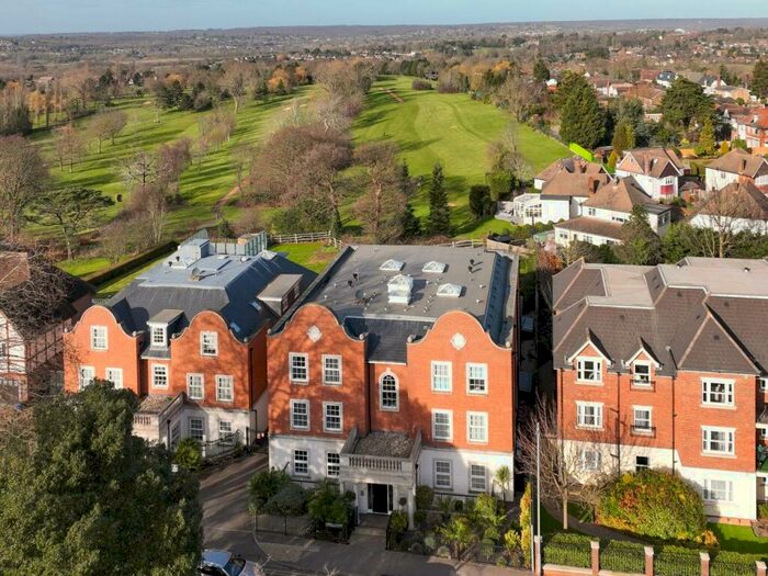 3 Bedroom Flat For Sale In Manor Road, Chigwell, IG7