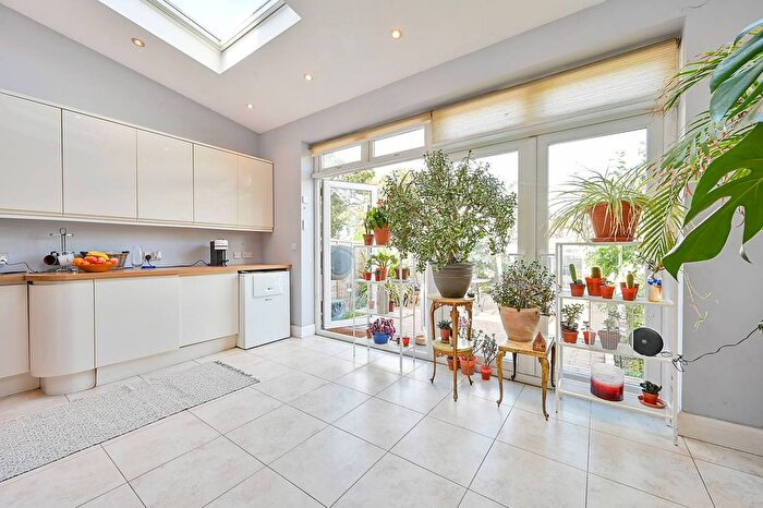 4 Bedroom Property For Sale In Brunswick Road, Ealing, London, W5