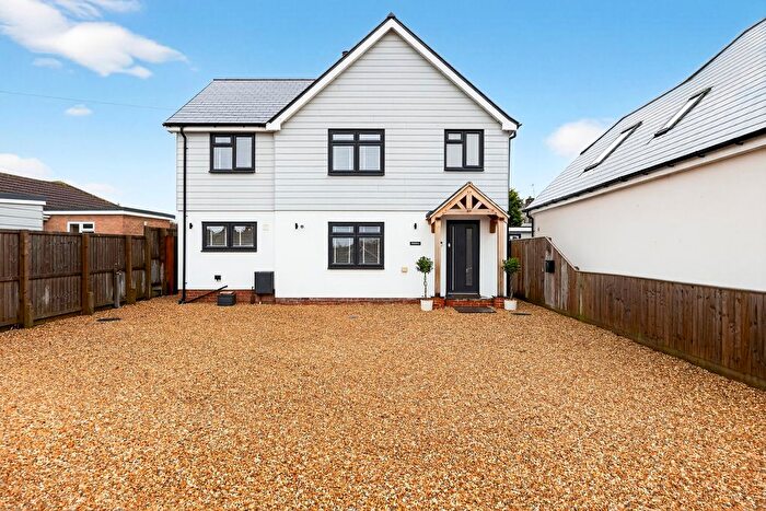 4 Bedroom Detached House For Sale In Colwell Road, Freshwater, Isle Of Wight, PO40