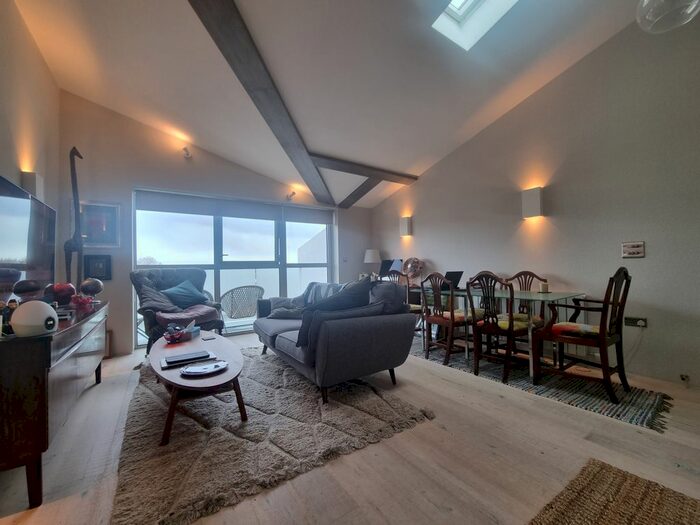 1 Bedroom Flat To Rent In Lambton Road, Wimbledon, SW20