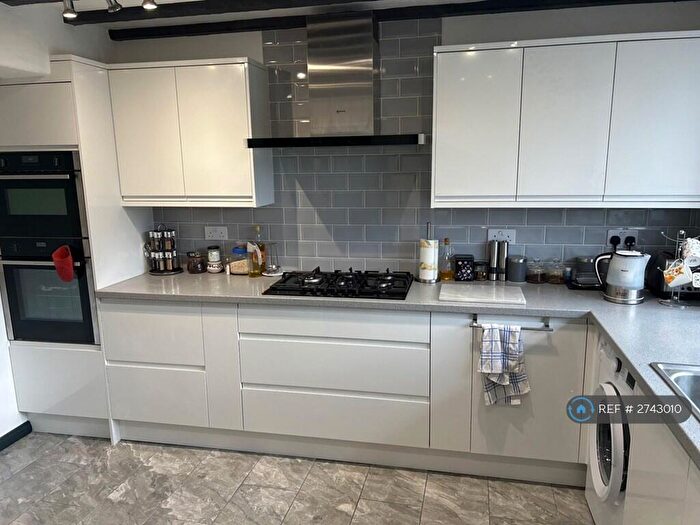 4 Bedroom Semi Detached House To Rent In Leagrave High Street, Luton, LU4