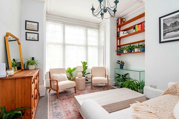 1 Bedroom Flat To Rent In Denning Road, Hampstead, NW3