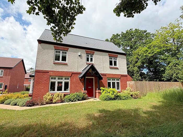 3 Bedroom Detached House For Sale In Hewitt Close, Kenilworth, CV8