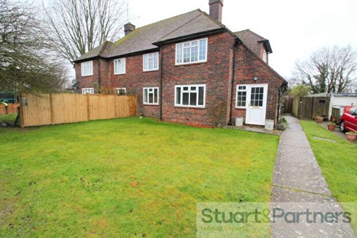 2 Bedroom Flat To Rent In Brainsmead Close, Cuckfield, Haywards Heath, RH17