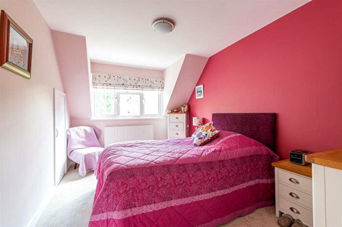 3 Bedroom Terraced House For Sale In Meadows Way, Hadleigh, IP7