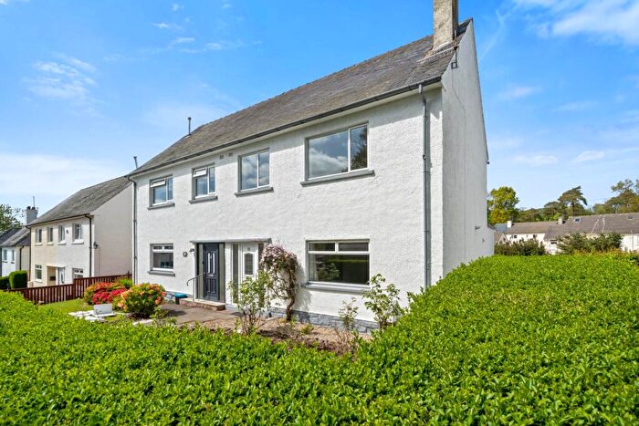 3 Bedroom Semi-Detached House For Sale In Wateryetts Drive, Kilmacolm, PA13