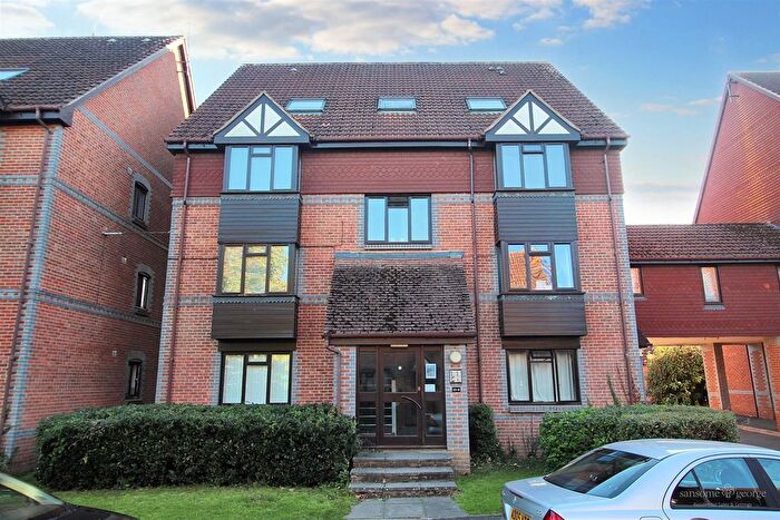 Studio For Sale In Grovelands Road, Reading, RG30