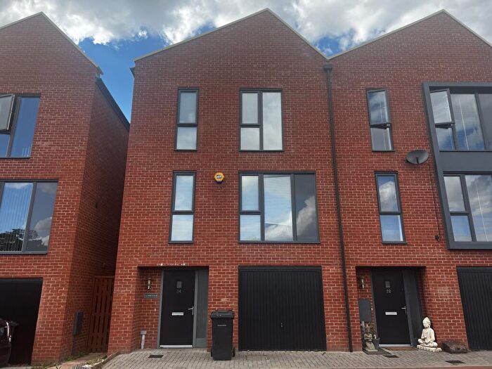 3 Bedroom House To Rent In Somerset Close, DE22