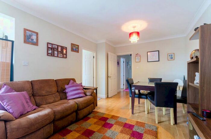 2 Bedroom Flat To Rent In Lady Booth Road, Kingston, Kingston Upon Thames, KT1