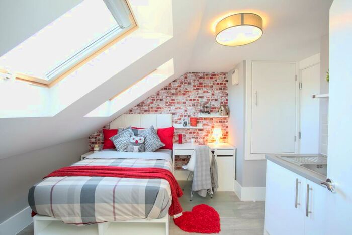 Studio To Rent In Reginald Street, Luton, Bedfordshire, LU2