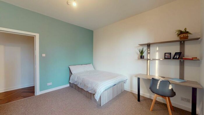 5 Bedroom Flat To Rent In Hyde Terrace, Woodhouse, Leeds, LS2