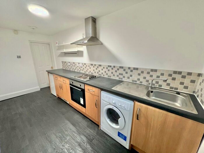 1 Bedroom Apartment To Rent In School Street, Halifax, HX1