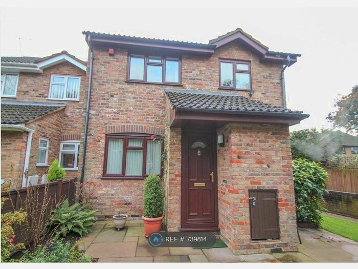 2 Bedroom End Of Terrace House To Rent In Laird Court, Bagshot, GU19