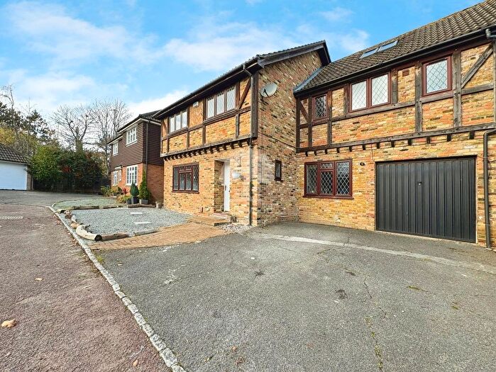 5 Bedroom Detached House To Rent In Redditch, Bracknell, RG12