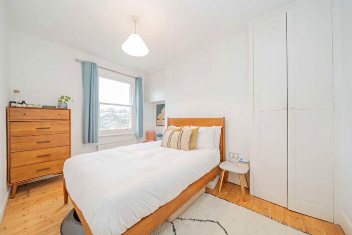 2 Bedroom Flat For Sale In Ferntower Road, Highbury, N5