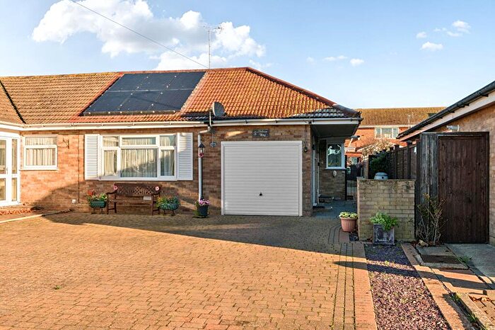 3 Bedroom Semi-Detached Bungalow For Sale In Malvern Way, Pagham, Bognor Regis, PO21