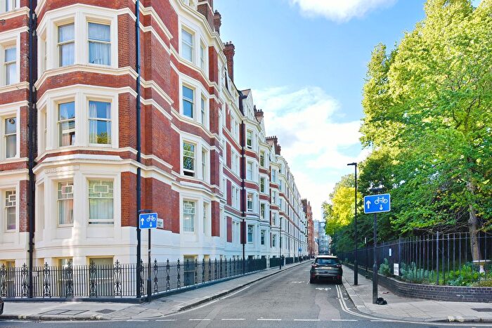 1 Bedroom Flat To Rent In Ridgmount Gardens, London, WC1E