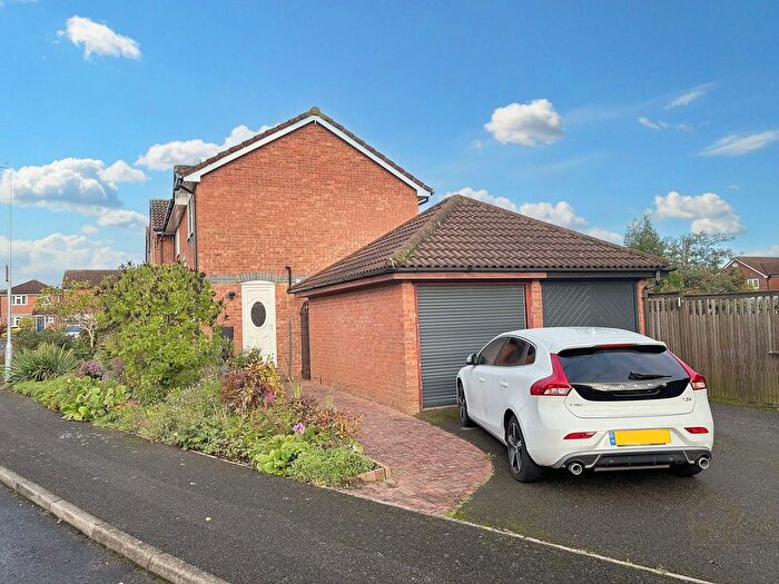 3 Bedroom Detached House For Sale In Raleigh Close, Willesborough, TN24