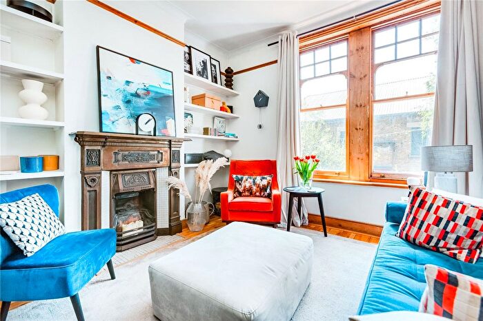 2 Bedroom Flat To Rent In Ascot House, Venn Street, SW4