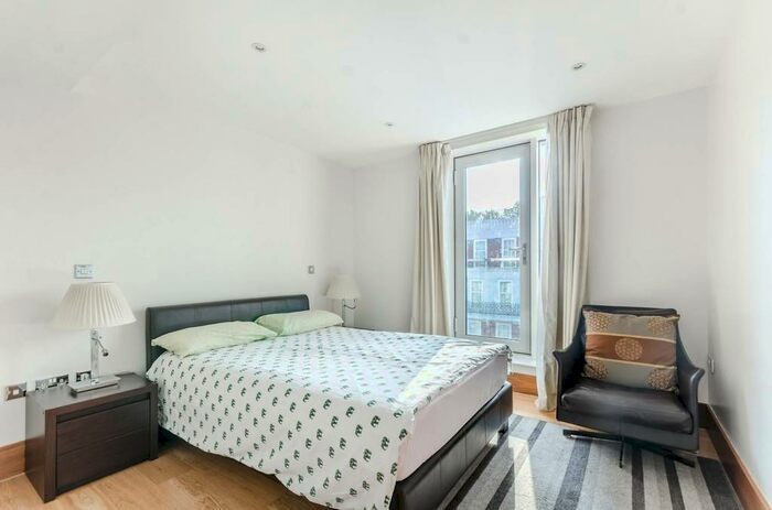 3 Bedroom Flat To Rent In Baker Street, Marylebone, London, NW1