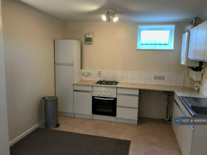 1 Bedroom Flat To Rent In Shaftesbury Avenue, Folkestone, CT19