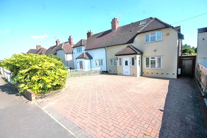 3 Bedroom Semi-Detached House For Sale In Mount Pleasant Road, New Malden, KT3
