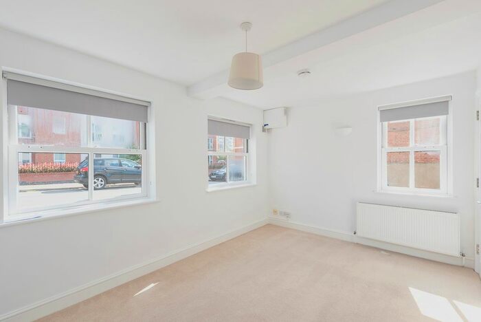 1 Bedroom Flat To Rent In Grosvenor Road, St. Albans, Hertfordshire, AL1