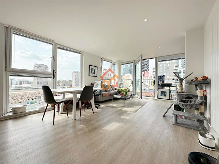 2 Bedroom Flat To Rent In Denison House, Lanterns Way, London, E14