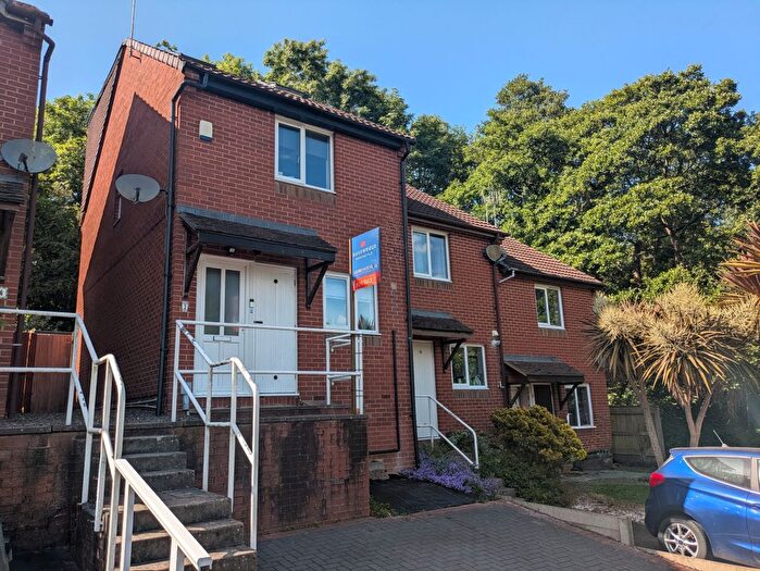 3 Bedroom End Of Terrace House For Sale In Poppy Close, Exeter, EX4