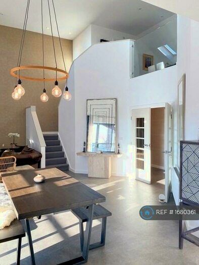 3 Bedroom Penthouse To Rent In Philip Godlee Lodge, Manchester, M20