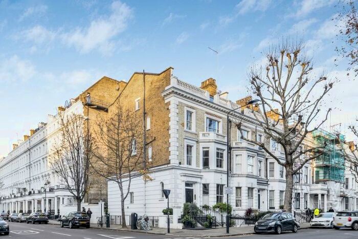 1 Bedroom Flat To Rent In Marloes Road, London, W8