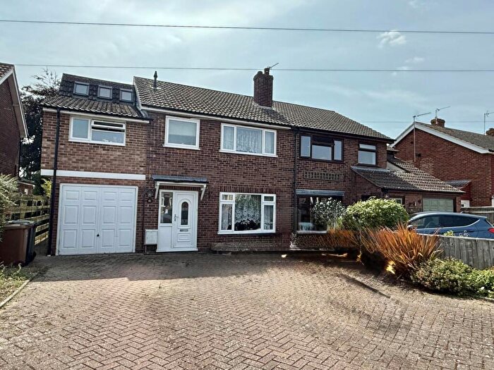 5 Bedroom Semi-Detached House For Sale In Edwin Road, Didcot, OX11