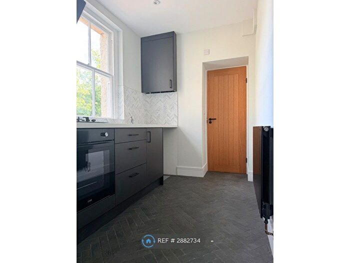 2 Bedroom Flat To Rent In Llandaff, Cardiff, CF5