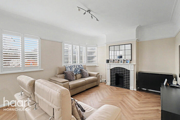 3 Bedroom Apartment For Sale In Corbets Tey Road, Upminster, RM14