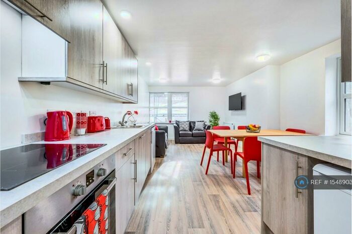 4 Bedroom Flat To Rent In Greenhill Road, Winchester, SO22