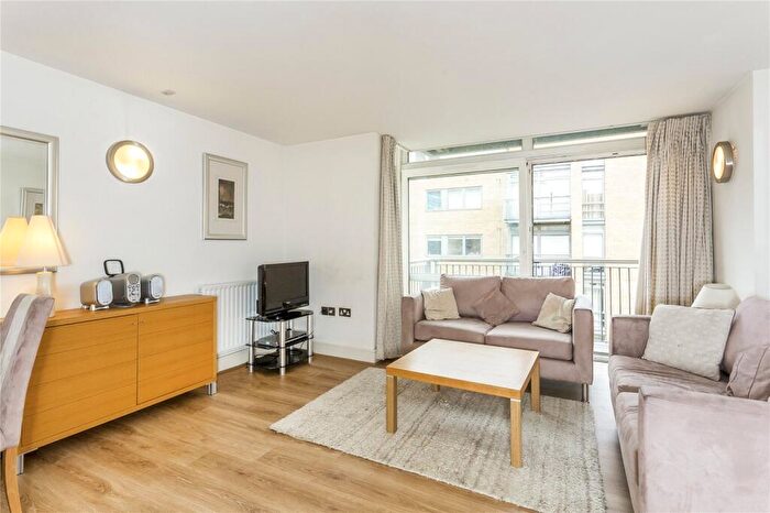 2 Bedroom Flat To Rent In Gainsborough House, Cassilis Road, E14