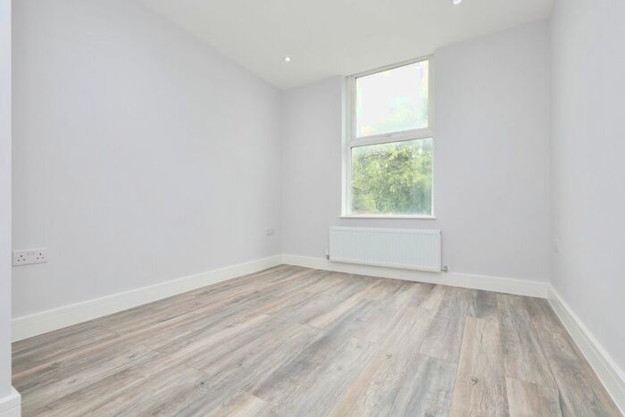 1 Bedroom Flat To Rent In Bounds Green Road, London, N22