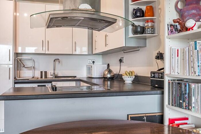 1 Bedroom Flat For Sale In Kinetica Apartments, Hackney, London, E8