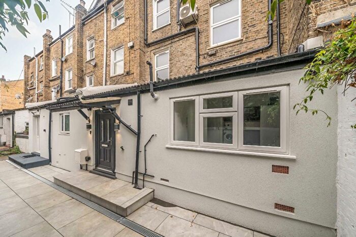 5 Bedroom Property To Rent In Killyon Terrace, Clapham, SW8