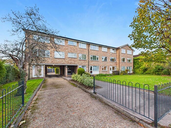 2 Bedroom Maisonette For Sale In Purley Park Road, Purley, CR8