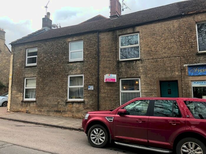 2 Bedroom Property To Rent In Hurle House Yard, West Street, Crewkerne, TA18