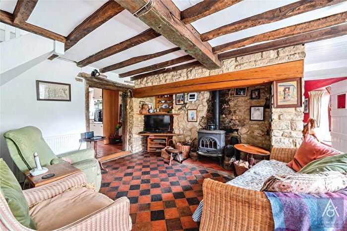 6 Bedroom Semi-Detached House For Sale In Church End, Leckhampstead, Buckingham, MK18